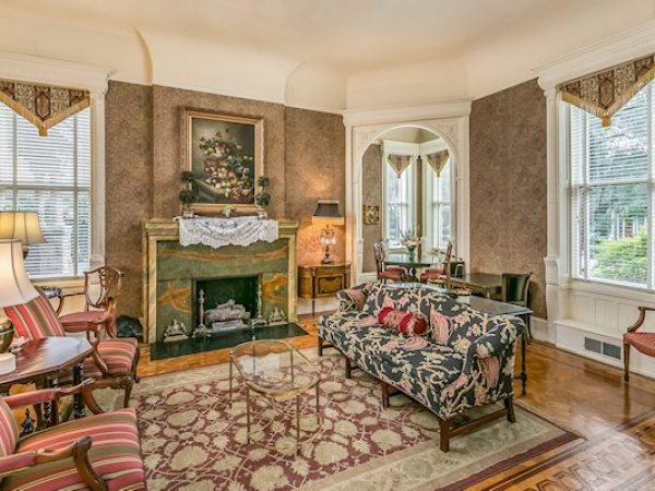 mayors-library-mayors-mansion-inn mayors-library-mayors-mansion-inn